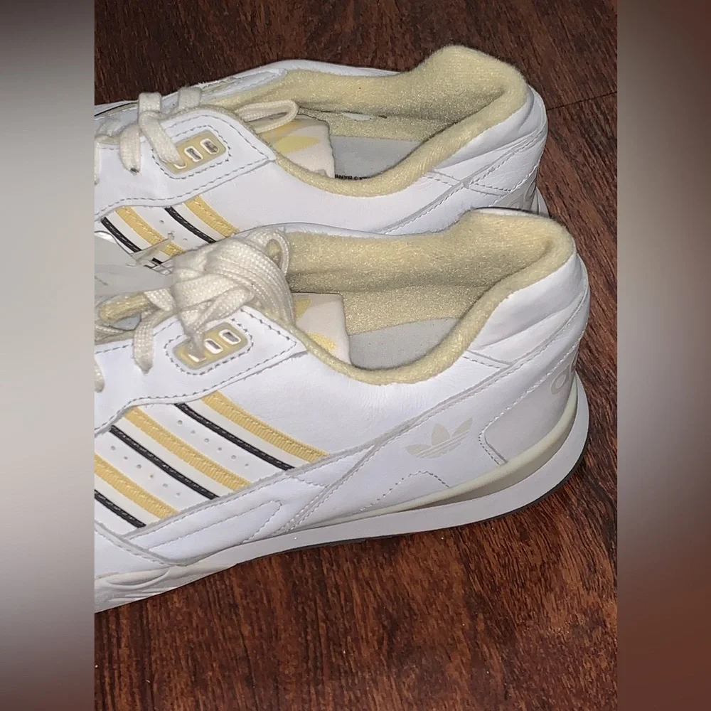 adidas 🟡brand new